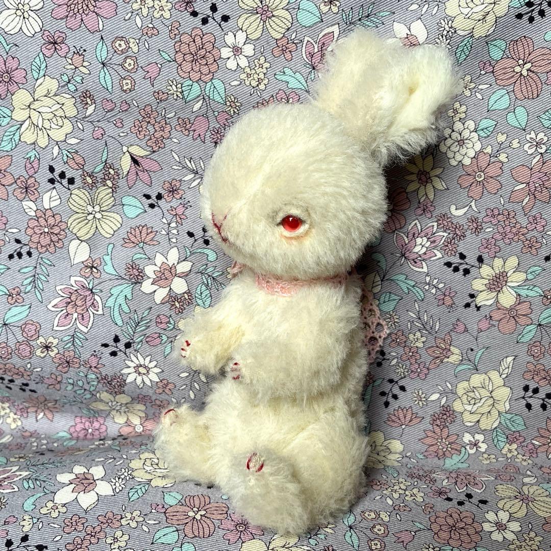 作家さまウサギのぬいぐるみ