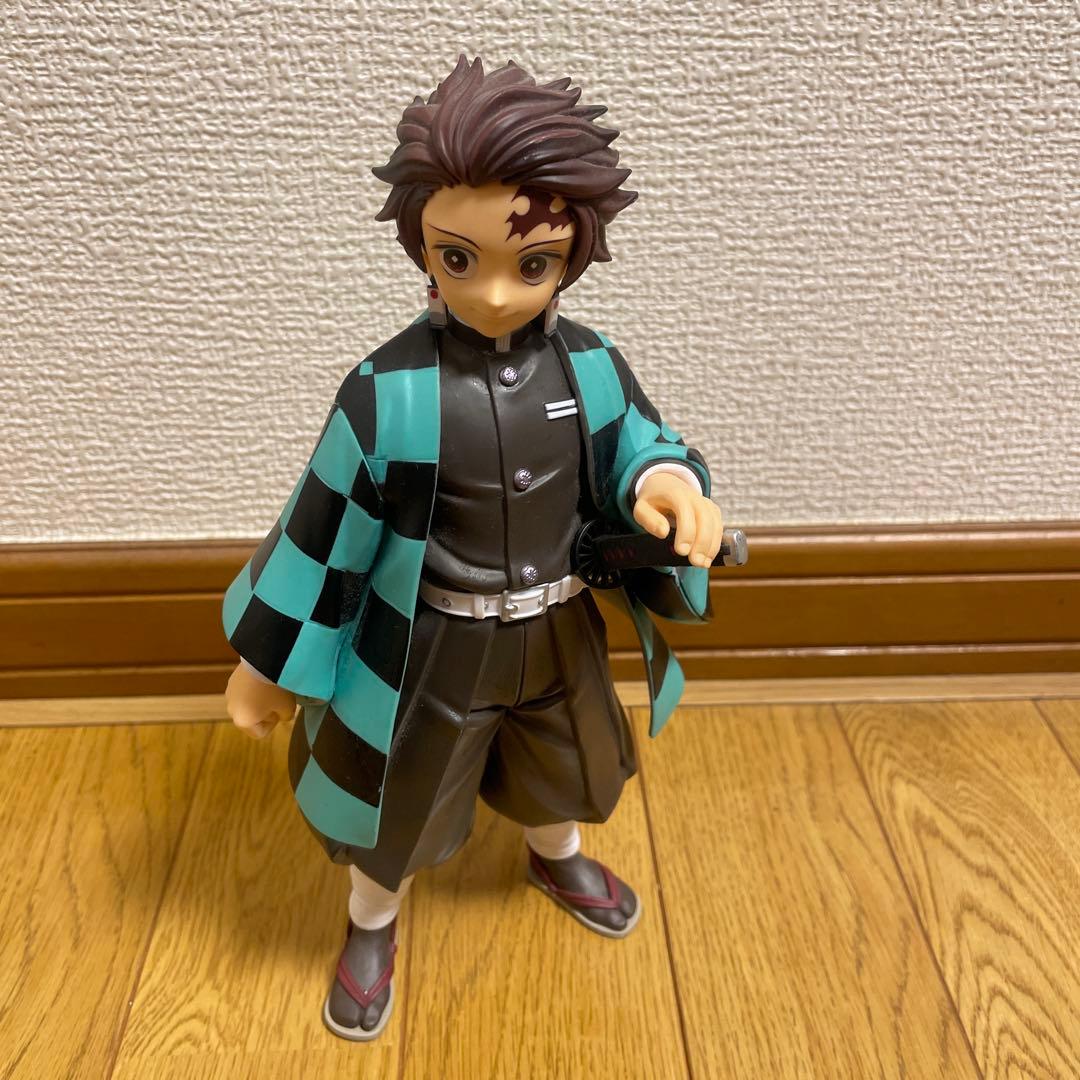 炭治郎 チェック柄フィギュア ビッグサイズ　高さ約24cm