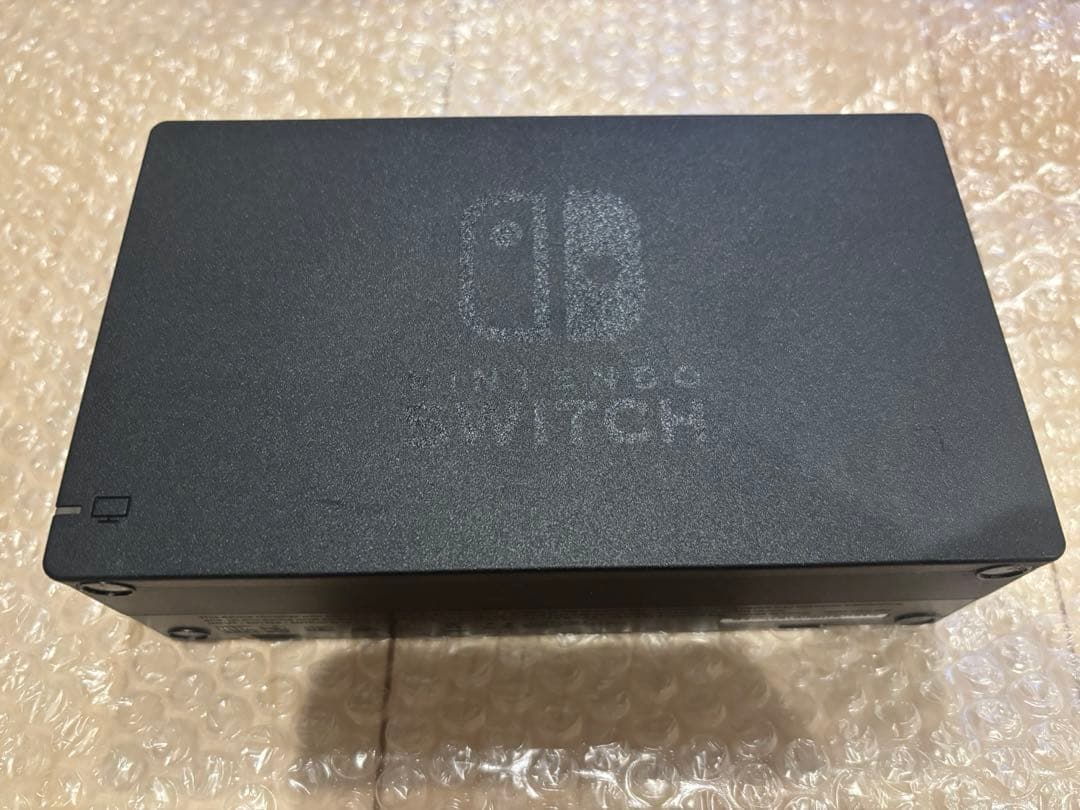 Nintendo Switch 本体 + ジョイコン