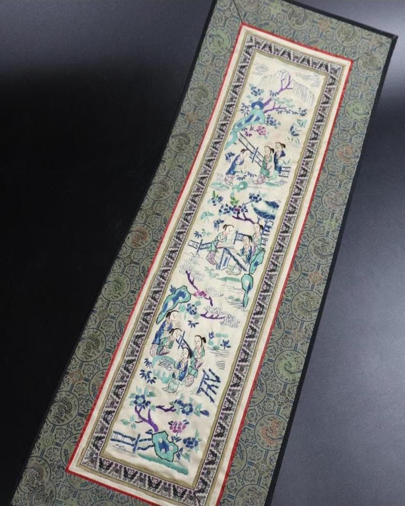 繍】 ☆ 額装 庭院仕女図繍片 ☆ 時代物 亭台 柳樹 刺繍文様 明