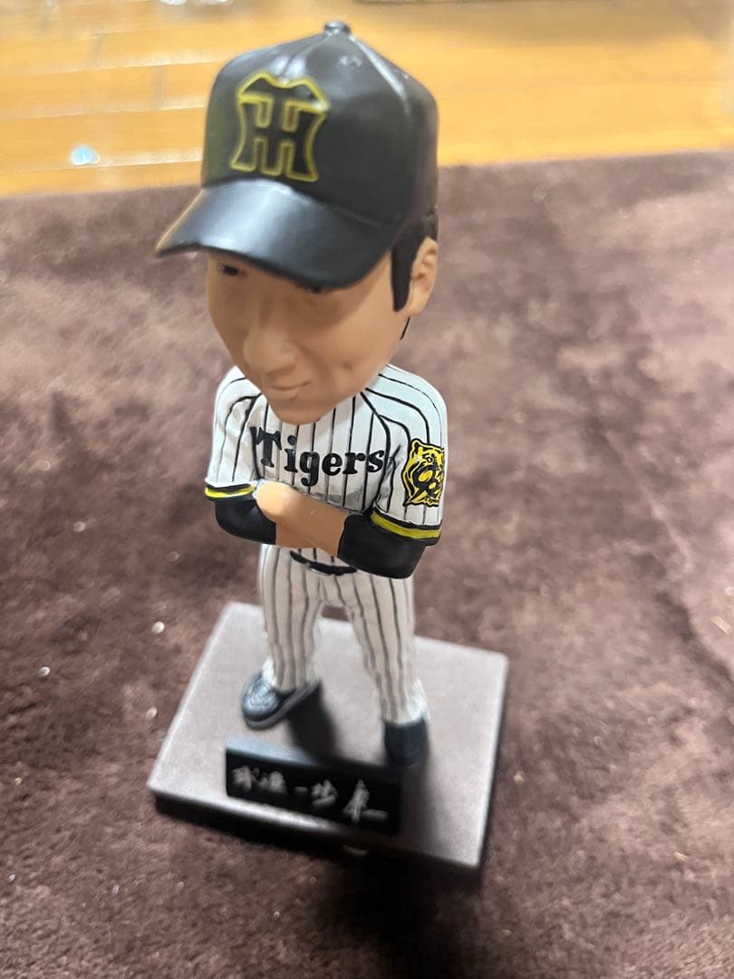 阪神タイガース創設90周年記念オブジェコンプセット 藤川球児 近本光司