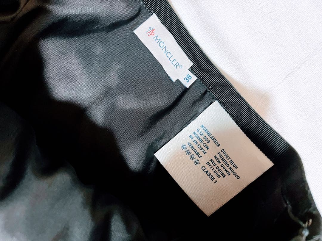 りんりん　ほぼ未使用　モンクレール　ダウンスカート ブラック　オシャレ