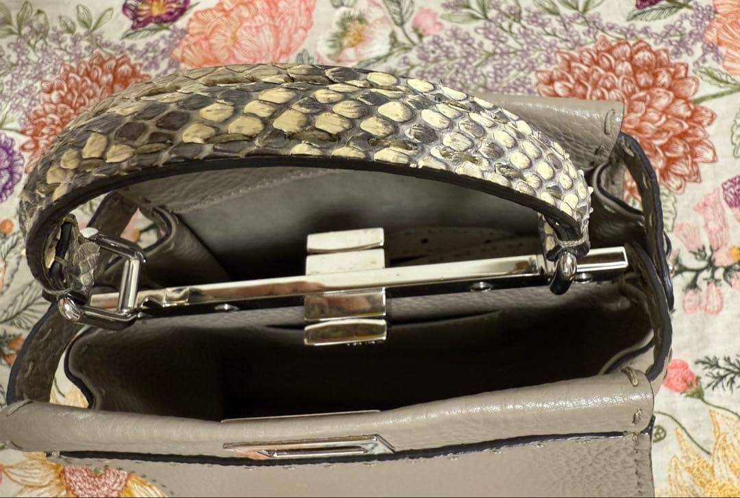 Nanana　FENDI ピーカブー　スモールサイズ　グレージュ