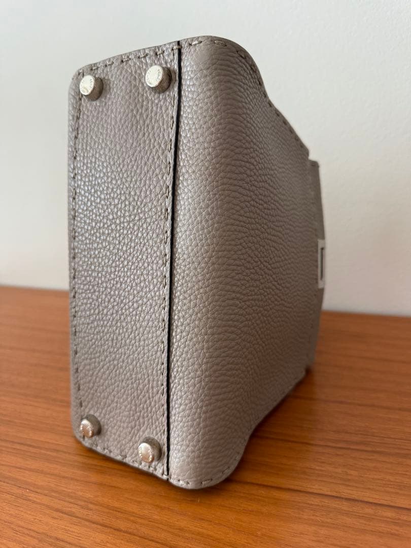 Nanana　FENDI ピーカブー　スモールサイズ　グレージュ