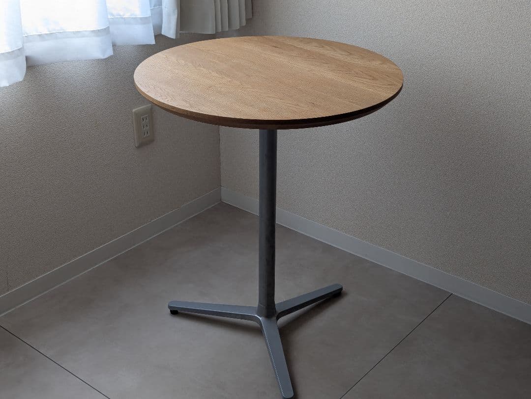 オーク無垢材ラウンドテーブル　BetterLife & Vibes