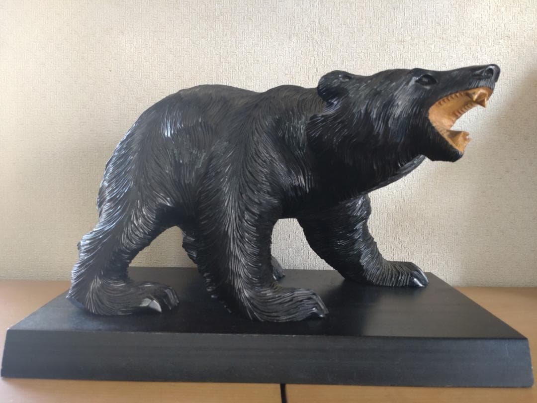 【レア】木彫り熊　ビンテージ　彫刻作品　魚なし 台座つき 賀上隼敬 台座つきの熊 #9「師範」 | 木彫りの熊 | inoya | Basic