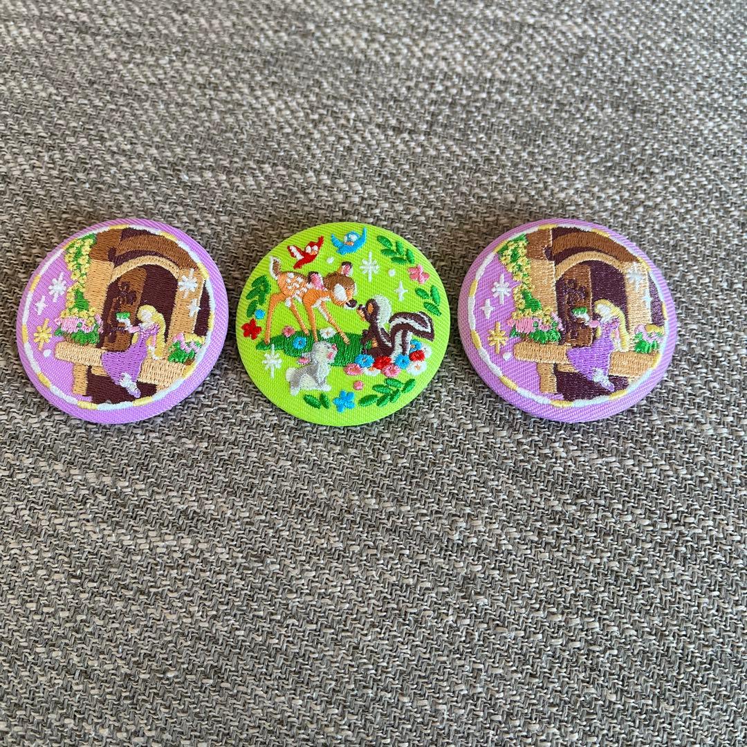 キャラクター ピンバッジ 3個セット - メルカリ