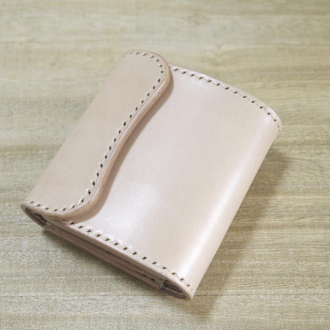ヌメ革　栃木レザー　サドルレザー　コンパクトウォレット　三つ折り　生成り