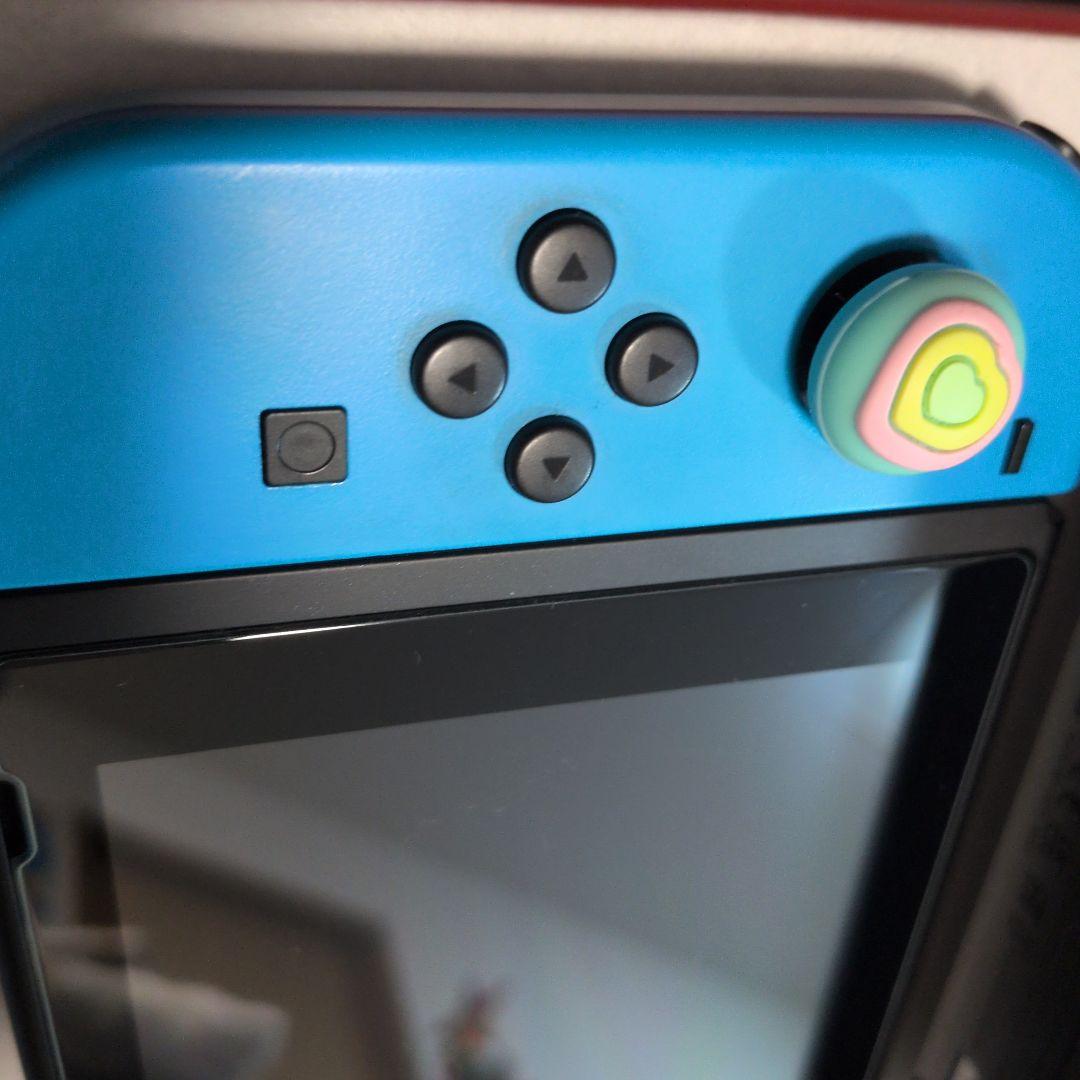 短期Nintendo Switch 赤/青 本体 カービィキャップ付き ポーチ付