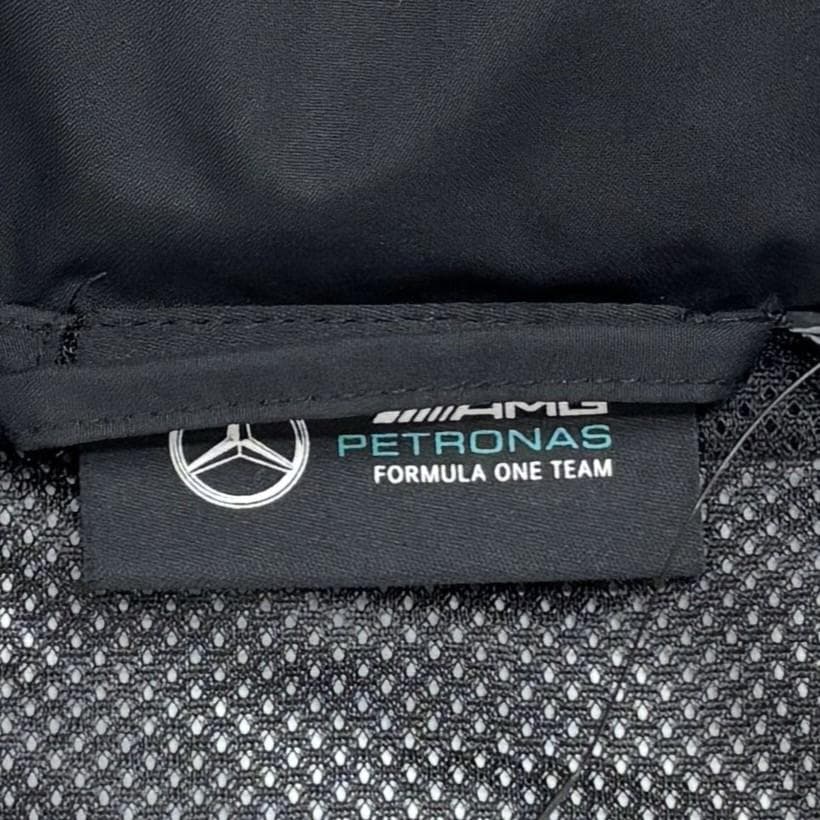 ☆新品☆Mercedes F1公式ハミルトン ラッセル レインジャケット　S