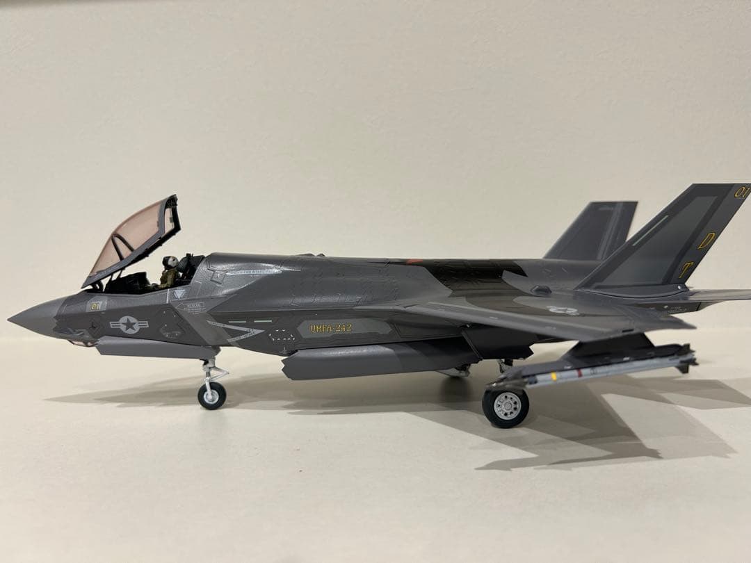 タミヤ　1/48 F-35B VMFA242 バッツ　岩国2042 スペマ