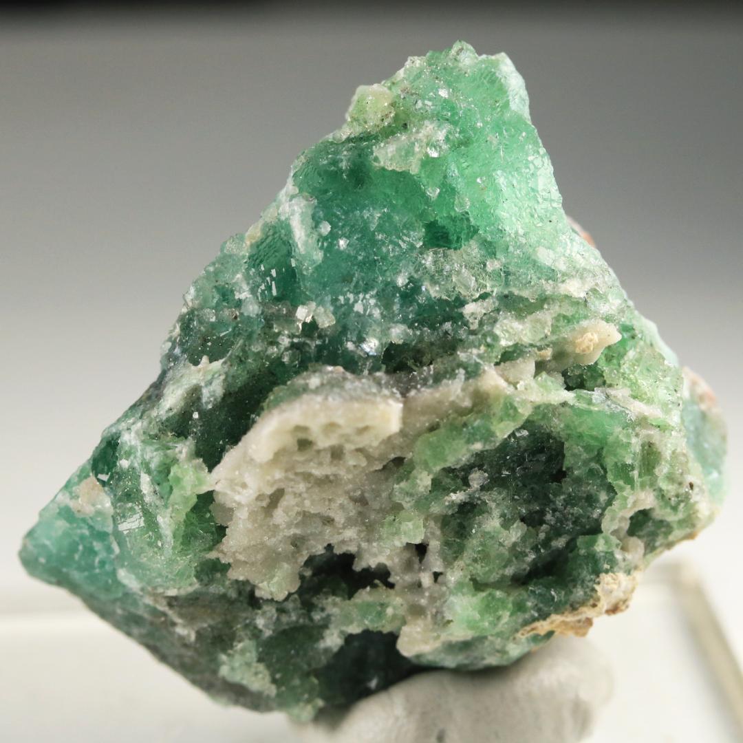 アメリカ コロラド フローライト 天然石 原石 鉱物標本 鉱石 蛍石 1698