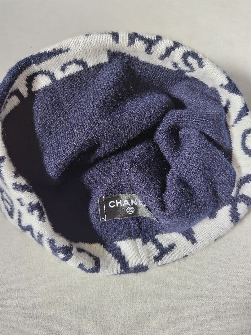週末値下げ☆CHANEL ニット帽 ロゴ入り ネイビー