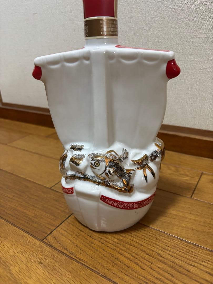 未開栓】干支 巳 宝船型 陶器 ウイスキー サントリー ローヤル12年