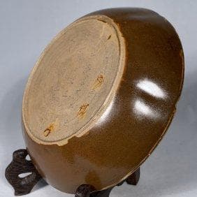 鳥の彫刻の茶色漆器椀