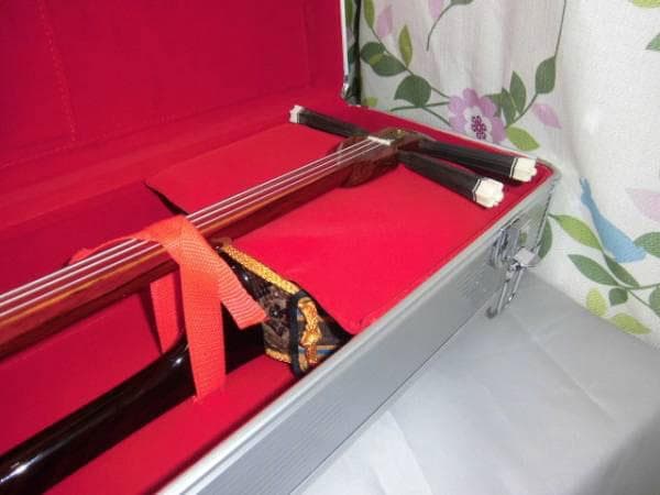 送料無料)12. 沖縄三線専用二丁入アルミハードケース 移動に安心安全