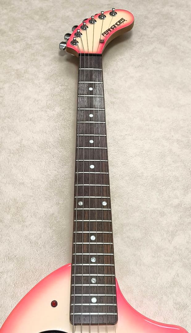 【美品】ZO-3 ピンクサンバースト アンプ内蔵ミニギター ヘッドフォン端子付