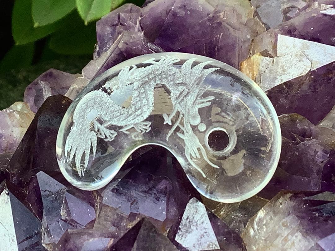 ✳ 【 彫り師*秀峯作雲龍彫り ]乙女水晶勾玉 限定数量*極上