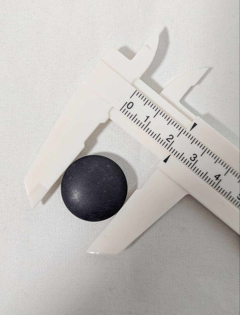 蛤碁石 那智黒 白175 黒179個 厚さ 白8.8mm 黒9mm