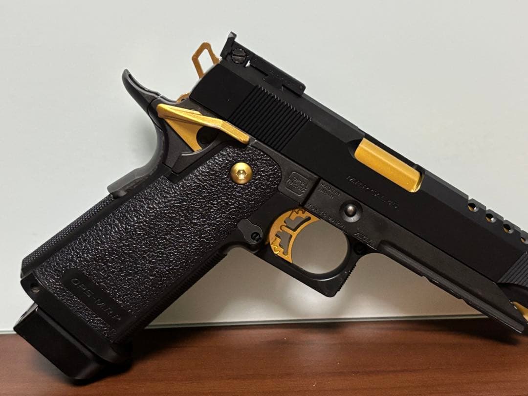 HI-CAPAゴールドマッチ ガスガン予備マガジン付き