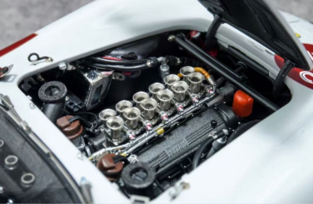 新品 CMC 1/18 フェラーリ 250 GTO 30周年記念モデル ミニカー