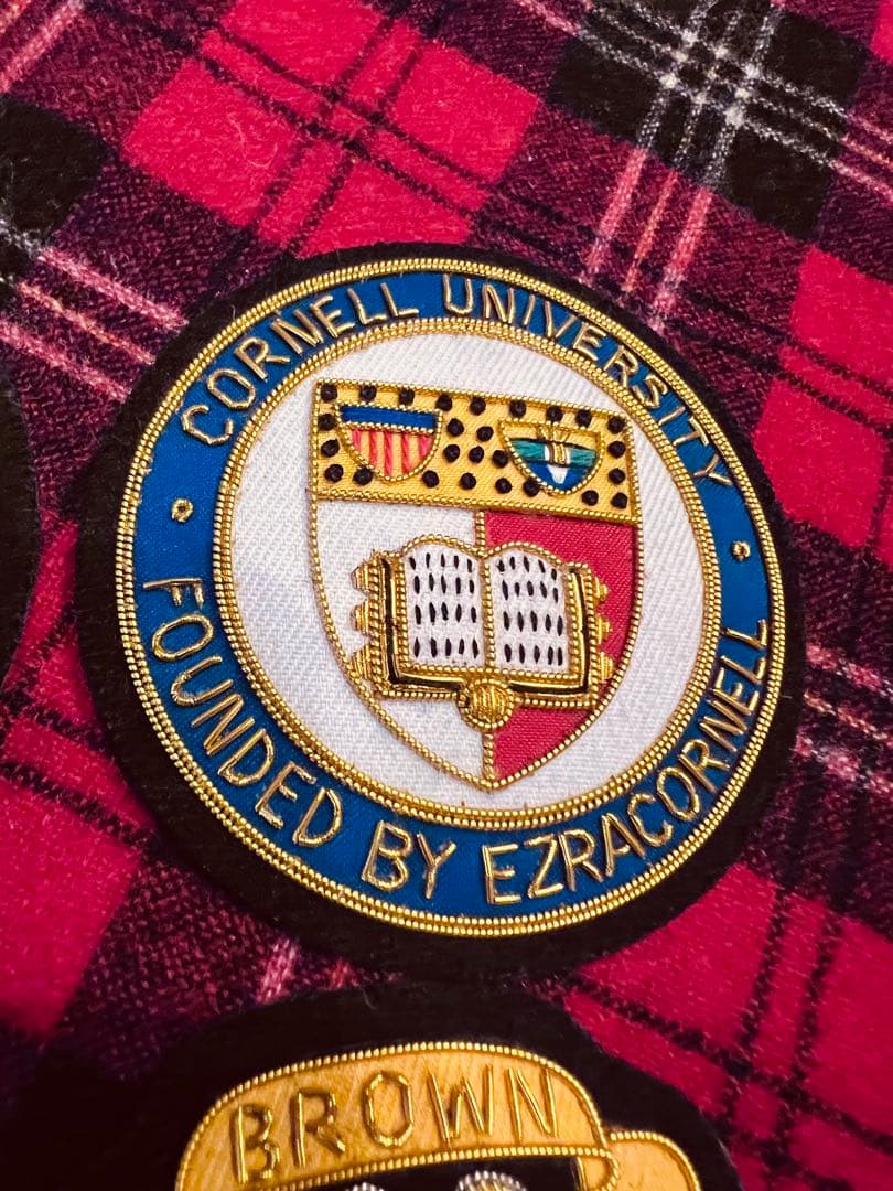 アイビーリーグ校章アメリカ東部8大学ブレザーエンブレム、ブラウン