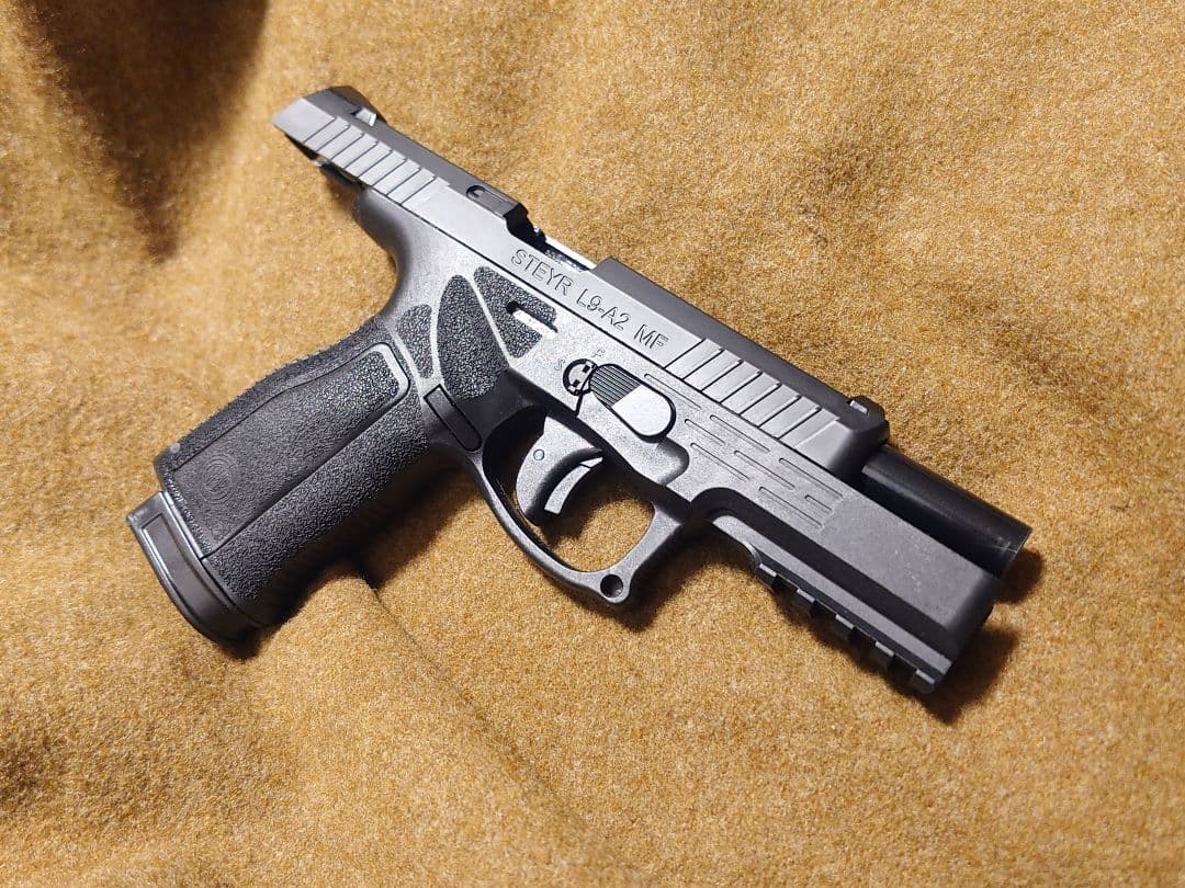 Carbon8 カーボネイト STEYR L9A2 CO2 ブローバック