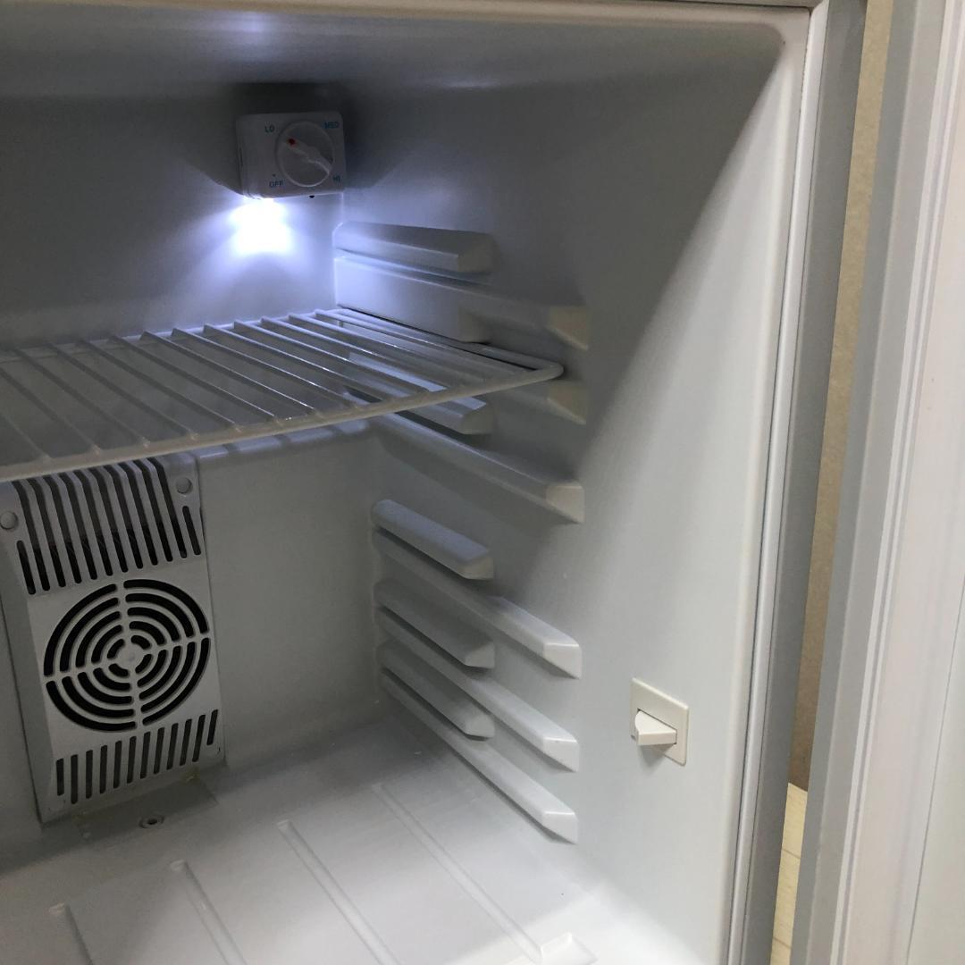 送料無料】 サンルック SR-R4802 電子冷蔵庫 48L 250529