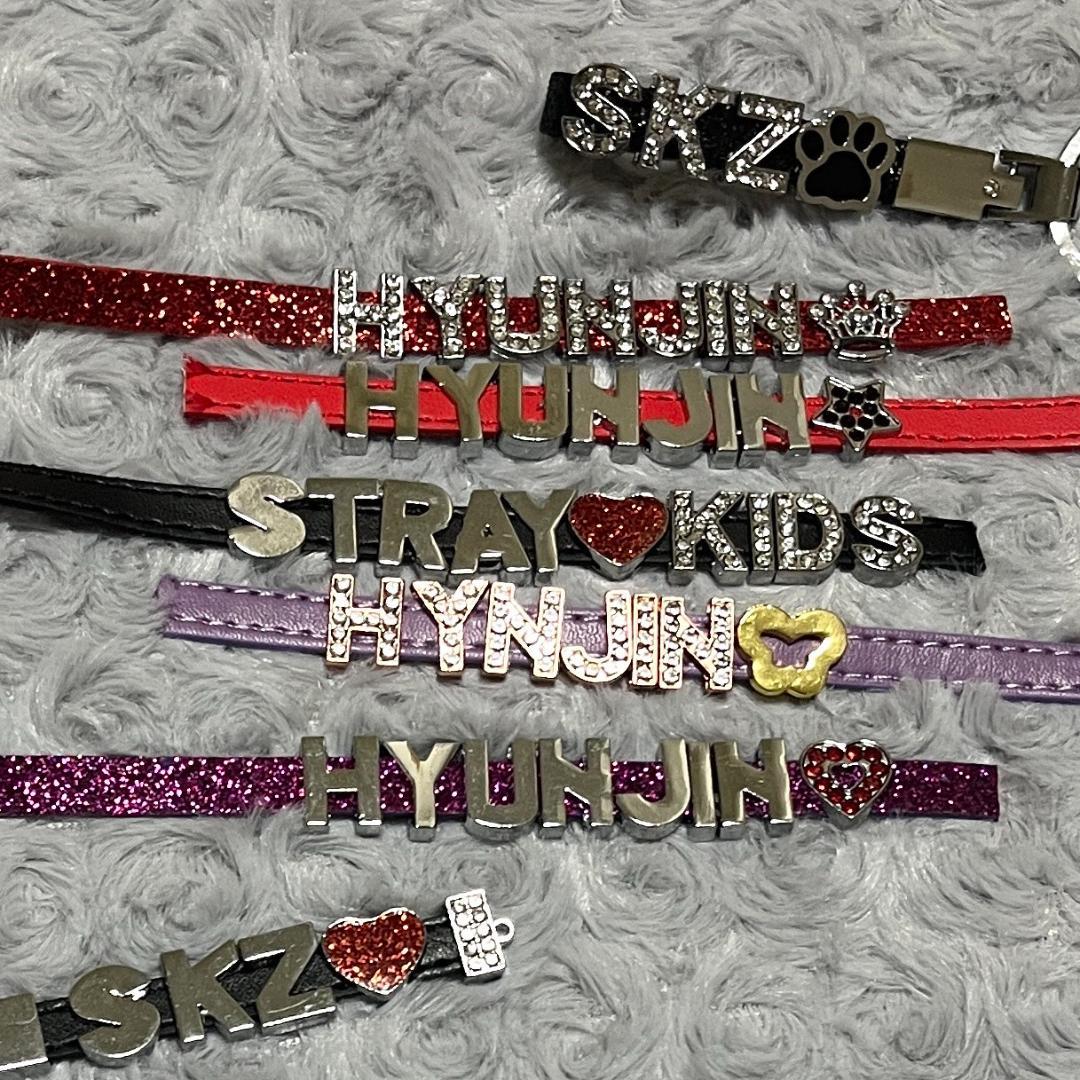 ハンドメイド ネームタグ イニシャルキーホルダー ブレスレット