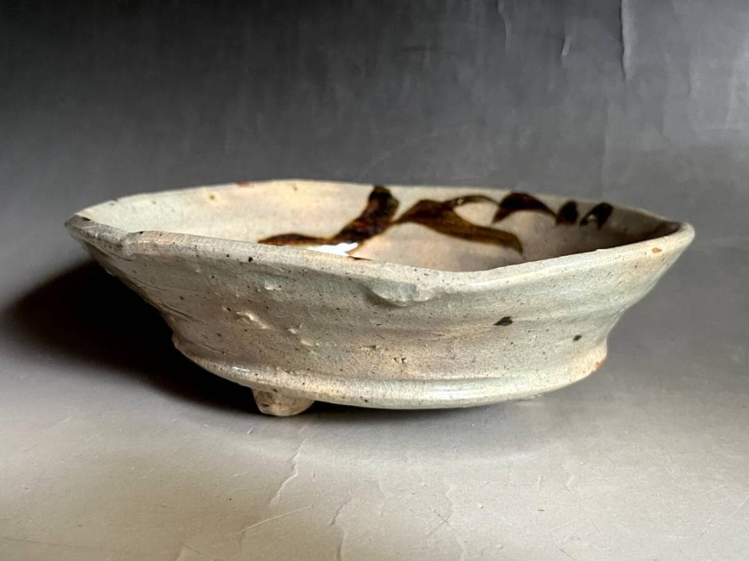 鉢□絵唐津 花唐草紋 菓子器 三つ足平鉢 深皿 古