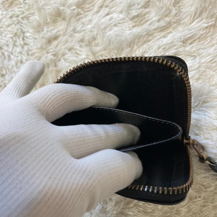 【コムデギャルソン】 ポルカドットエンボスL字ラウンドファスナー財布・ブラック黒