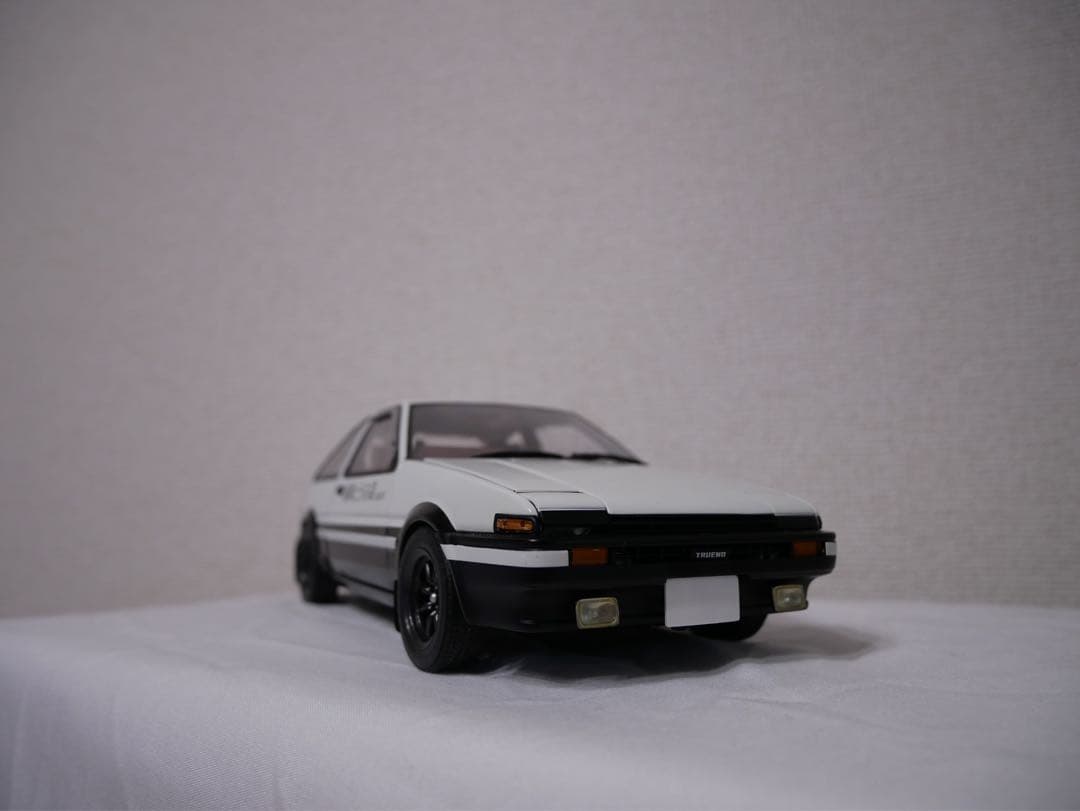 トレノ 1/18スケールミニカー