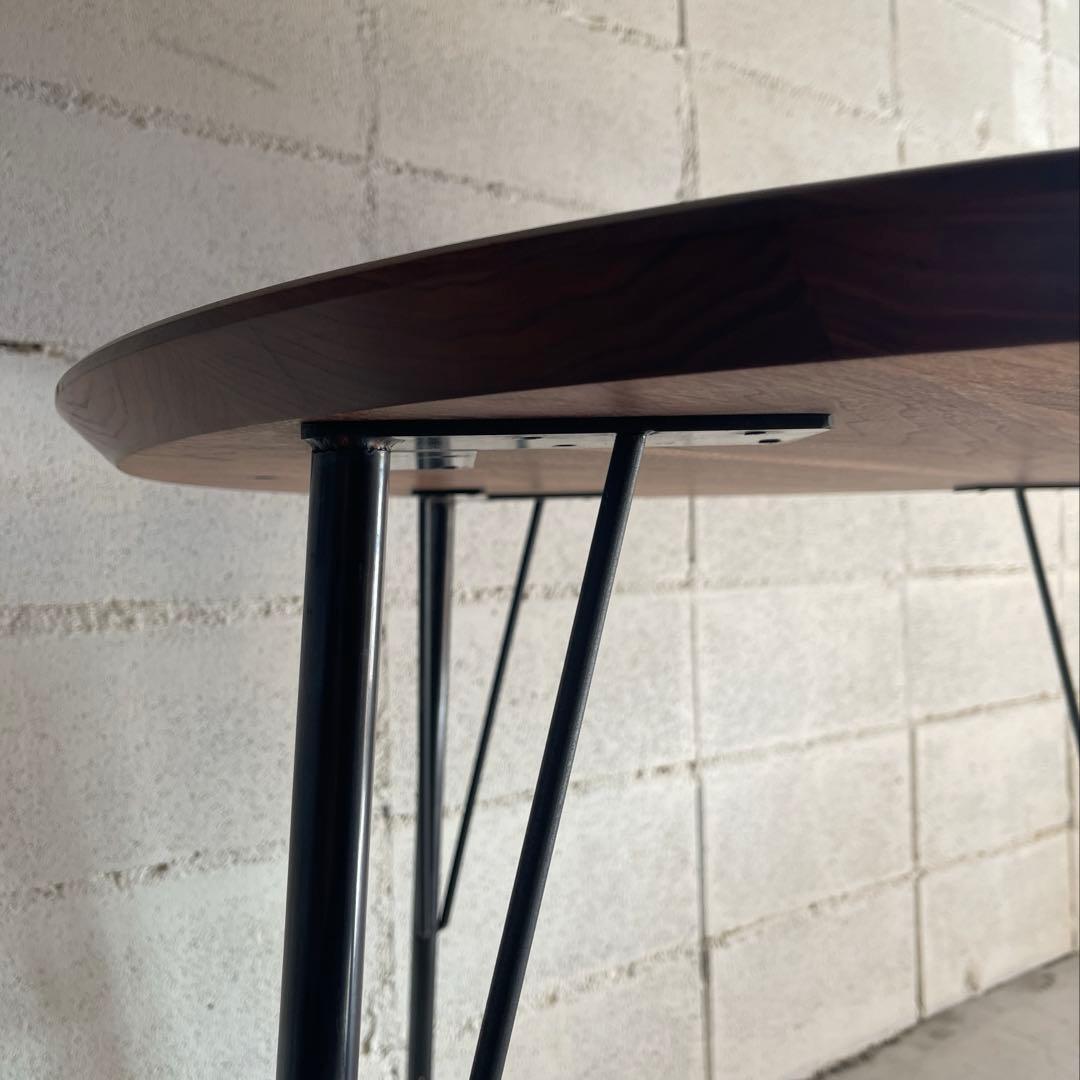 ウォールナット無垢　ダイニングテーブル　ラウンドテーブル　アイアン脚　北欧モダン