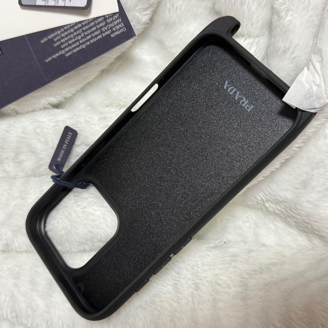 PRADA スタッズ付きレザーiPhone16proケース スマートフォン・携帯電話