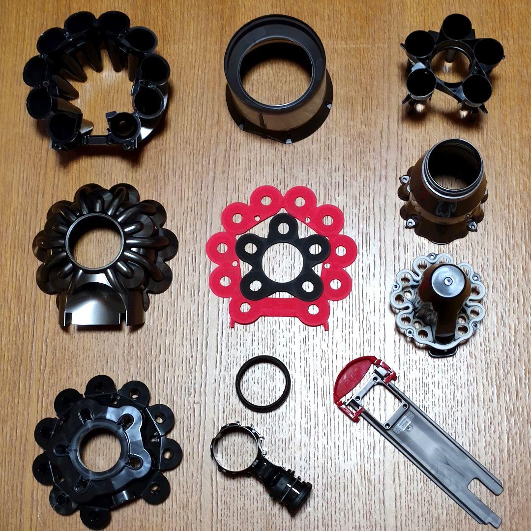 ダイソンV8 SV10K掃除機＋マキタ18vアダプターセット 分解清掃済み動作