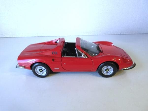 特価 Hot Wheels 1/18 フェラーリ Dino 246GTS レッド
