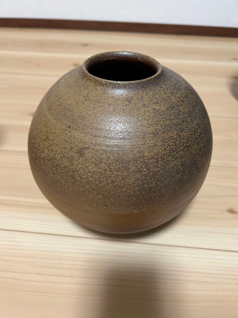 岡山県重要無形文化財【伊勢崎満】造　備前壺　共箱 岡山県重要無形文化財【伊勢崎満】造 備前壺 共箱