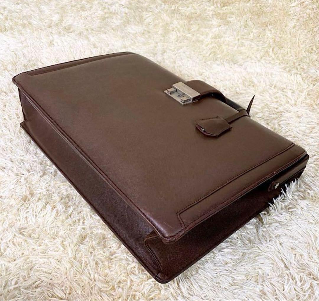 Burberry ビジネスバッグ　ダレスバッグ　鍵　レザー　大容量　茶