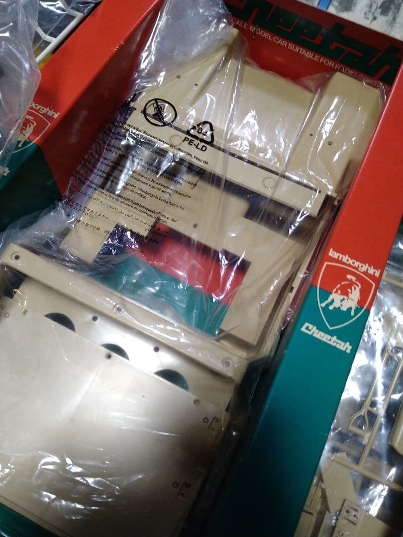 タミヤ TAMIYA 1/12 ランボルギーニ チーター 組立途中 （ジャンク）