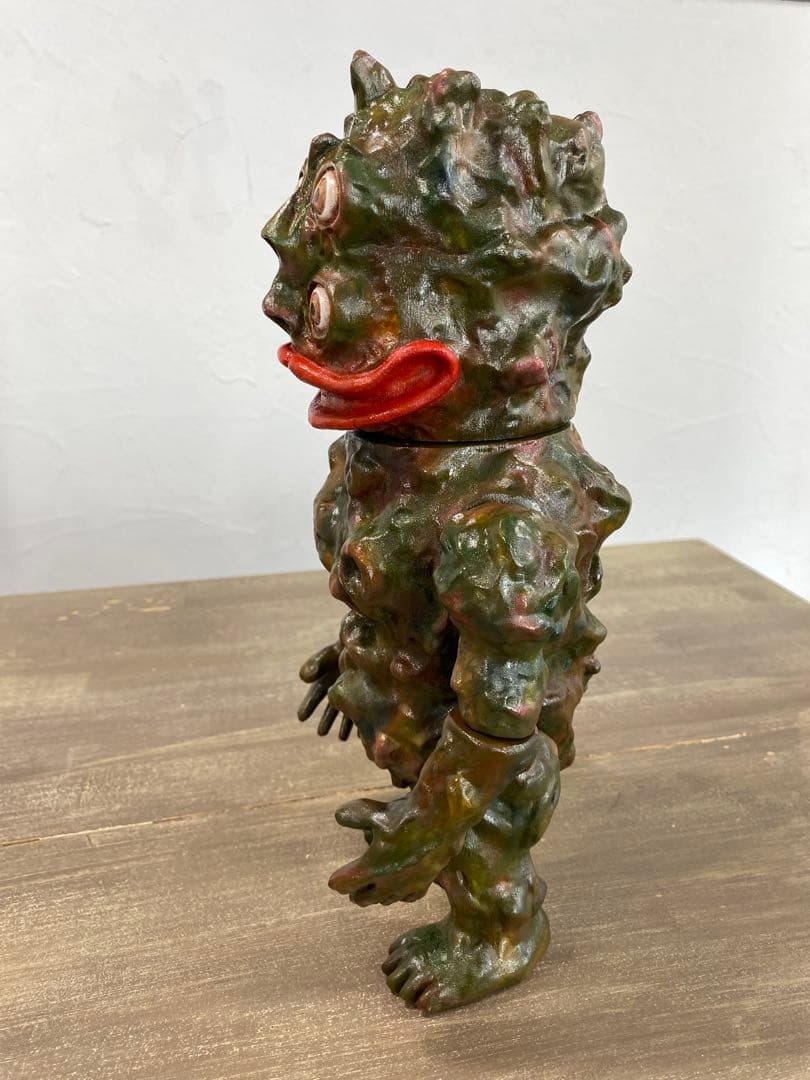 NAGNAGNAG Four Eyesカリモクコラボ　暴力原人