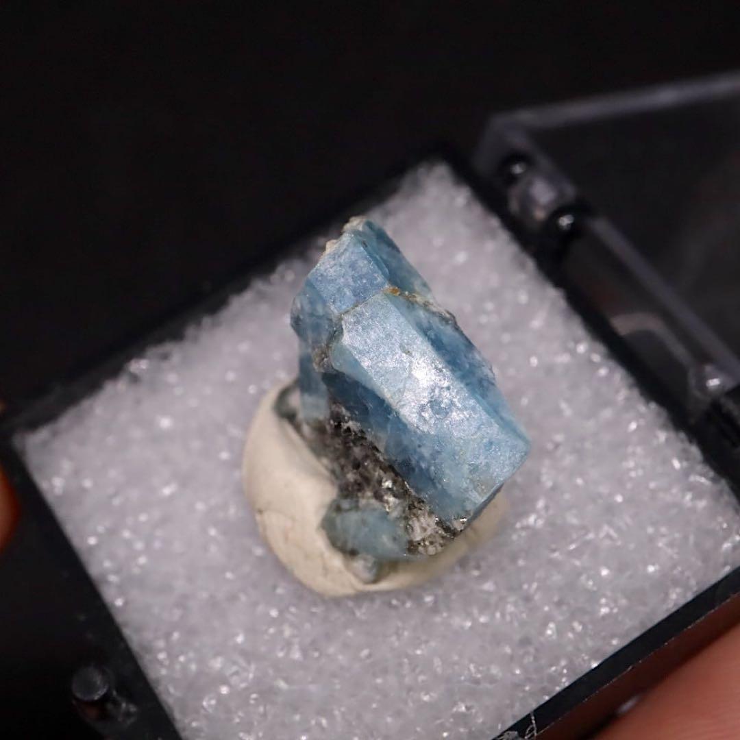自主採掘！アクアマリン カリフォルニア産 2.7g AQ333 鉱物 原石天然石