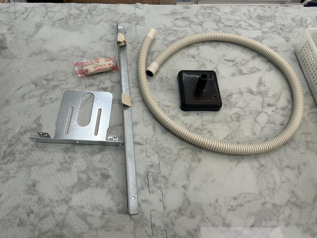 福岡市限定】窓用エアコン コロナ CWH-A1822 2023年 冷暖房兼用