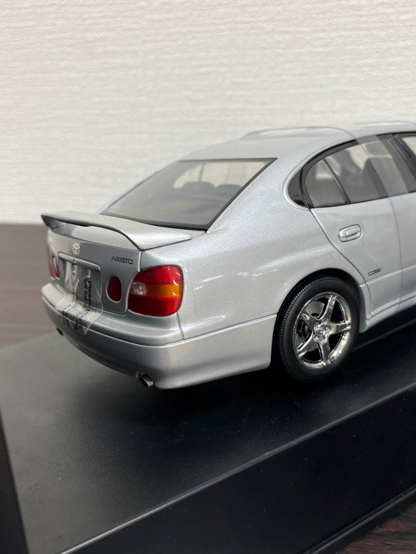 オートアート1/18トヨタ アリスト シルバー
