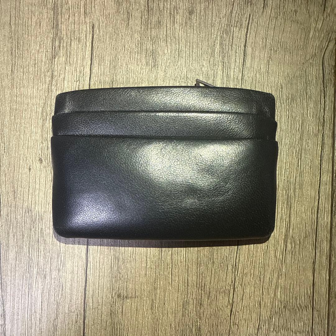 SAINT LAURENT ブラックケース