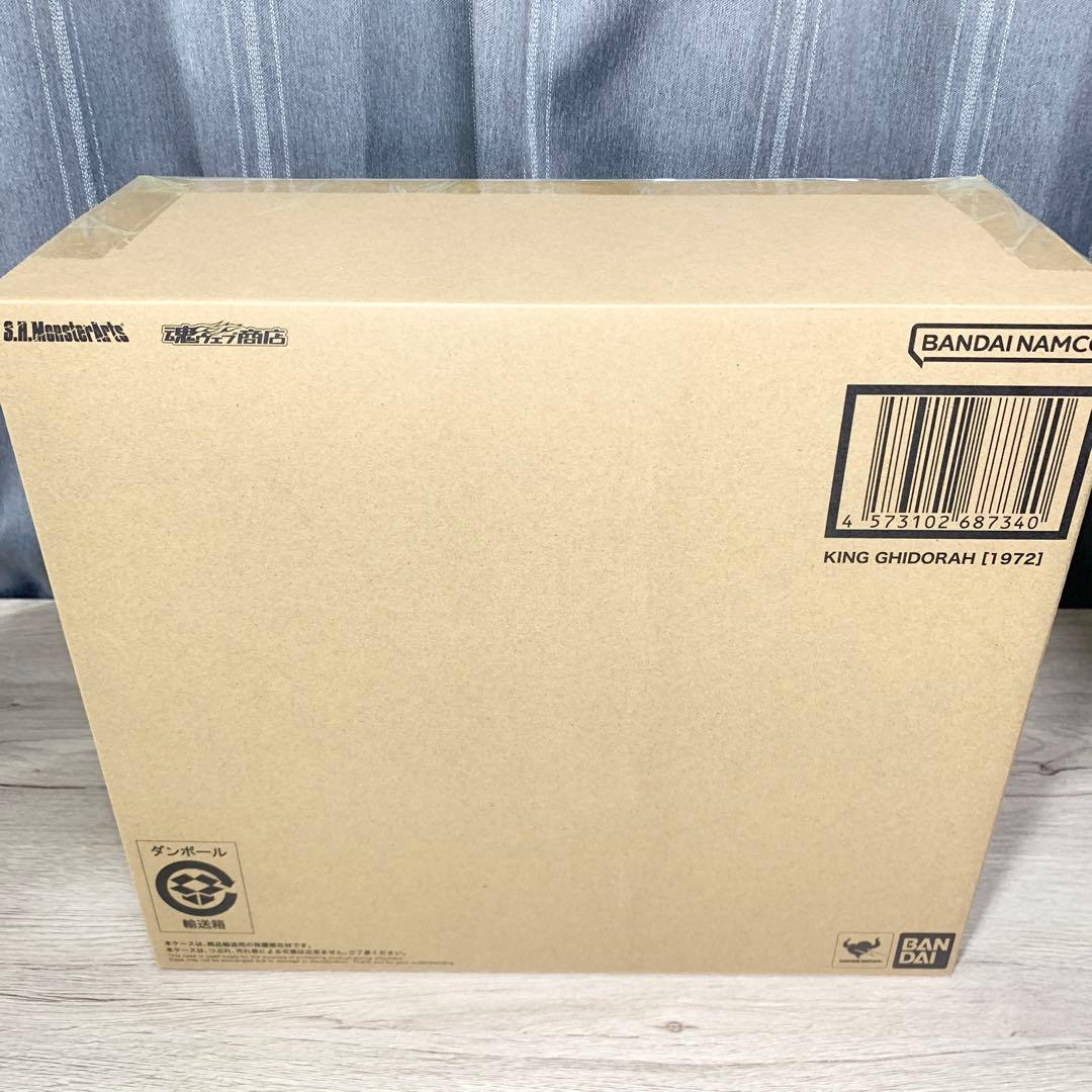 O*S様 成田理俊さん テープカッター O*S様 成田理俊さん テープ