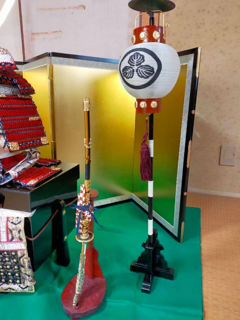 京都島津有職五月人形、大鎧飾り 金屏風、弓、太刀、提灯（灯付）