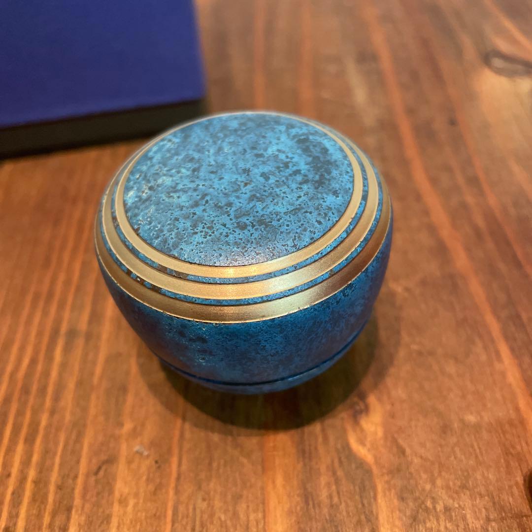 美品 グッドデザイン 金属製 メモリアルボトル カナタ 青銅色 重厚感