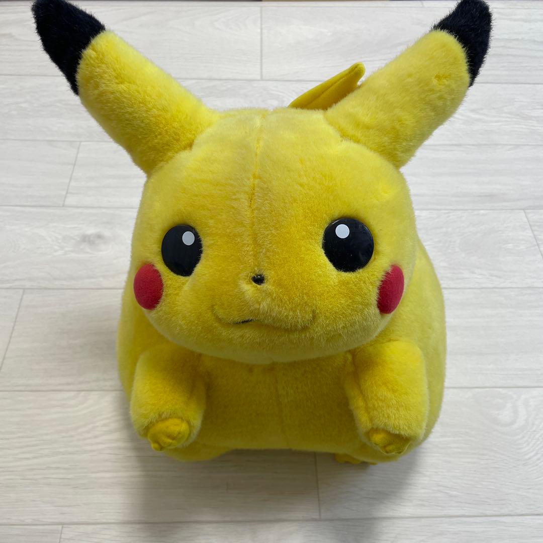 初期　ピカチュウ ぬいぐるみ