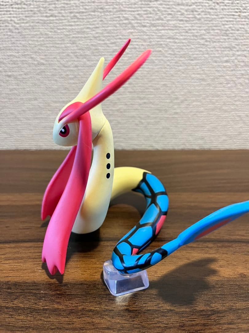 ポケモンスケールワールド ホウエン地方 ミクリ&ミロカロス フィギュア