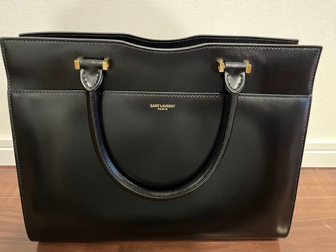 ル*フ様 SAINT LAURENT ブラック ハンドバッグ　アップタウン